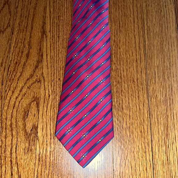 Hermès Men’s Red Striped Silk Tie - Picture 2 of 5